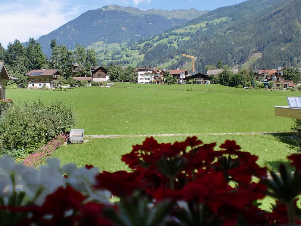 First Mountain Hotel Zillertal Aschau Im Zillertal Екстериор снимка