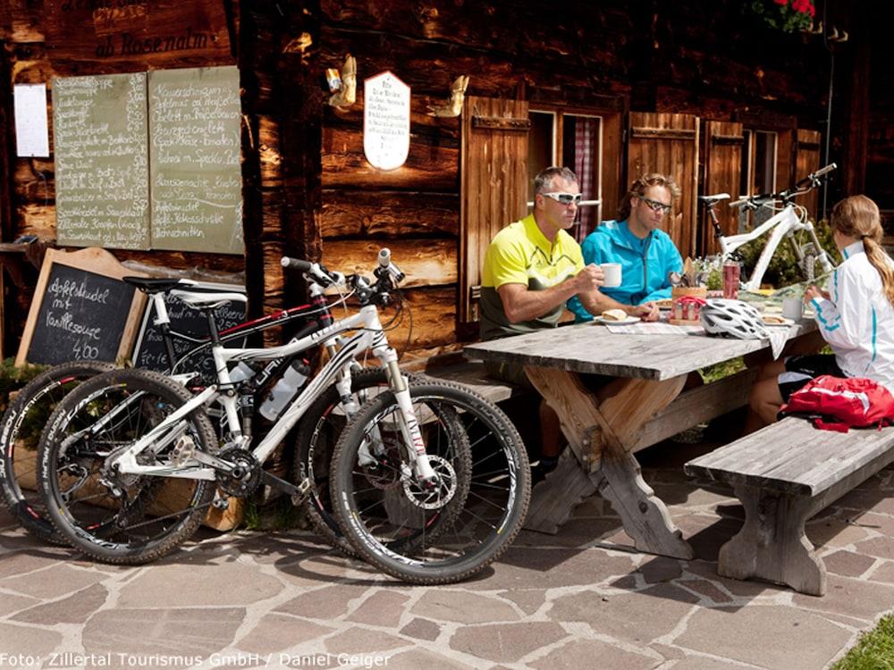 First Mountain Hotel Zillertal Aschau Im Zillertal Екстериор снимка